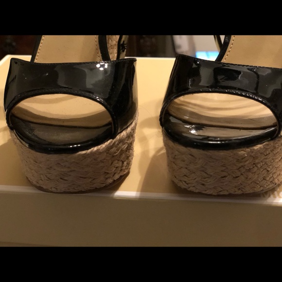 Micheal Kors size 8 Wedges - Picture 2 of 3